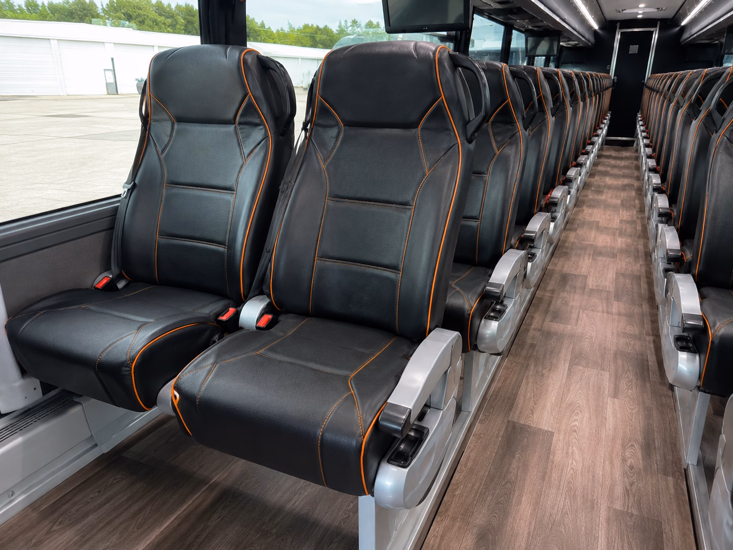 airport shuttle buses to yuma international airport for wedding guests