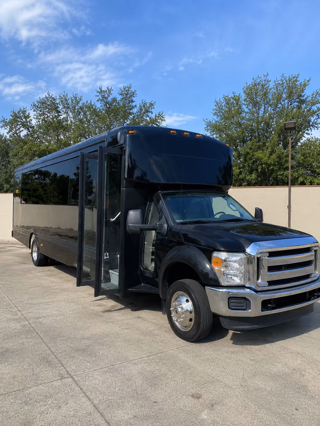 yuma 20 passenger party bus